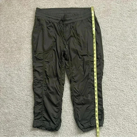 The North Face Black Capris - Picture 4 of 16